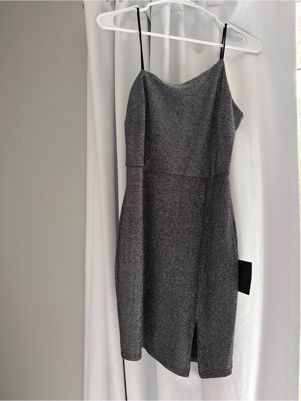 Sleek Lulu’s Sequin minidress
